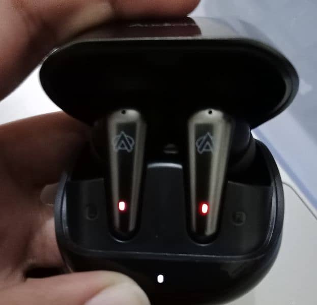 Earbuds 1