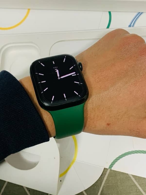 Apple watch series 7 45mm with box 4