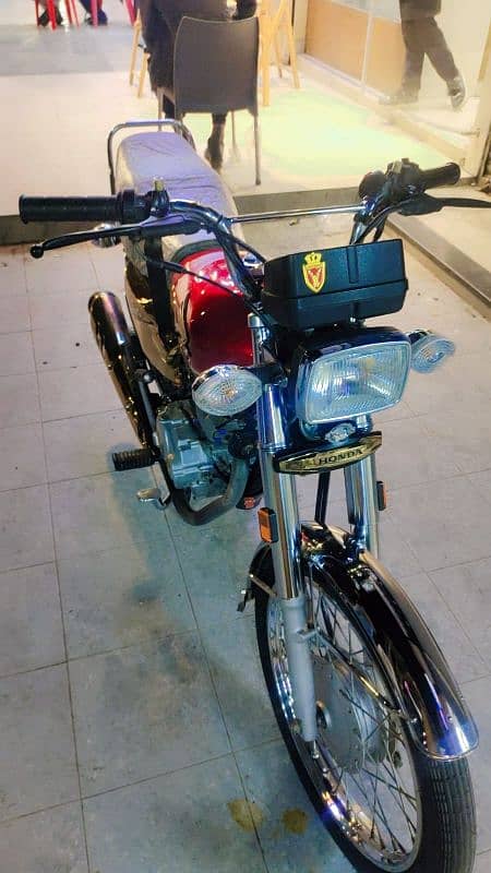 Honda CG 125 Self Start Gold Edition 0