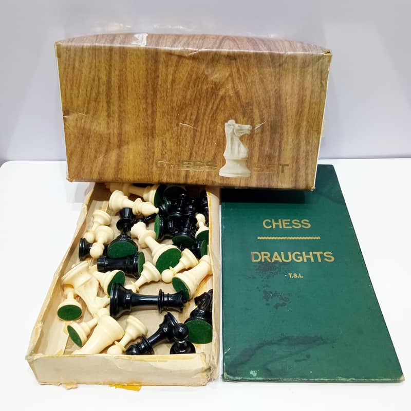 1960s Vintage Grace Toys Chess Complete Set, 3.5” King, Original Box 8