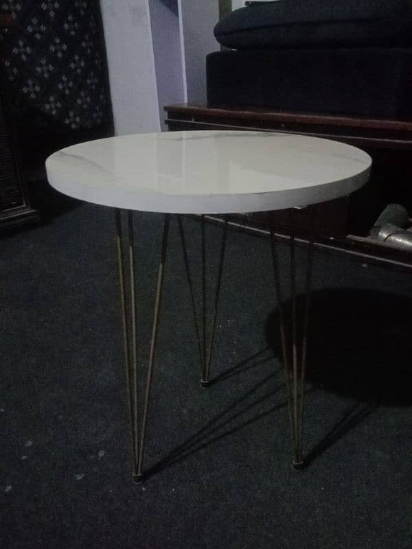 A UV top Serving Table 0