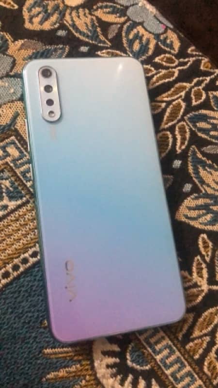 vivo s1 with box Need to sale 1