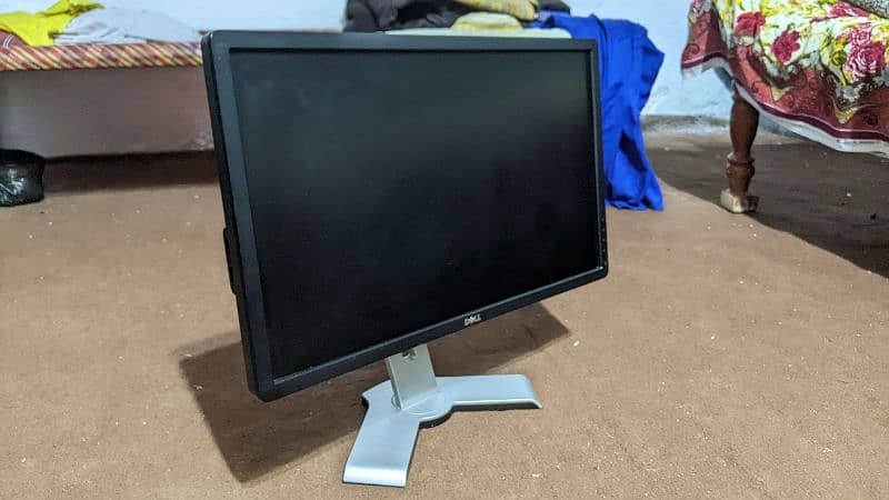 Dell 24inch 1080p wide monitor 10/10 condition. 6