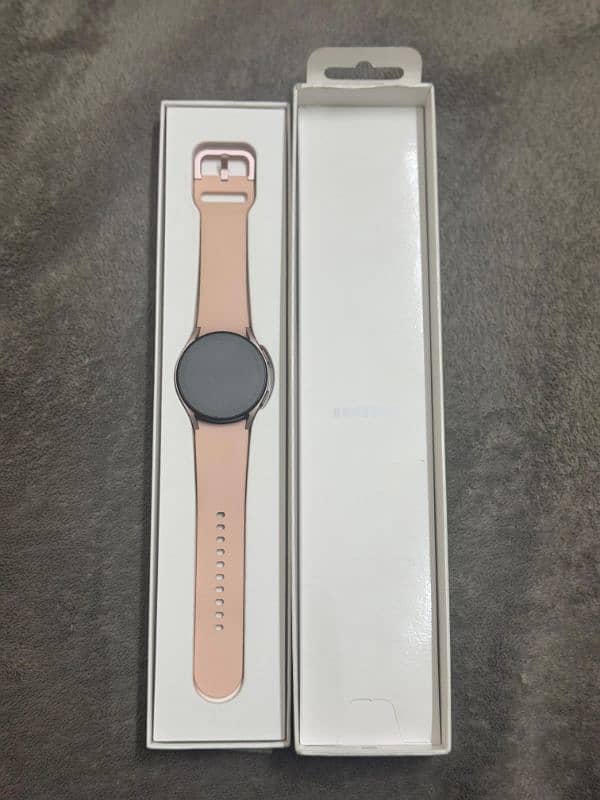 Samsung Watch 5 40mm pink gold 0