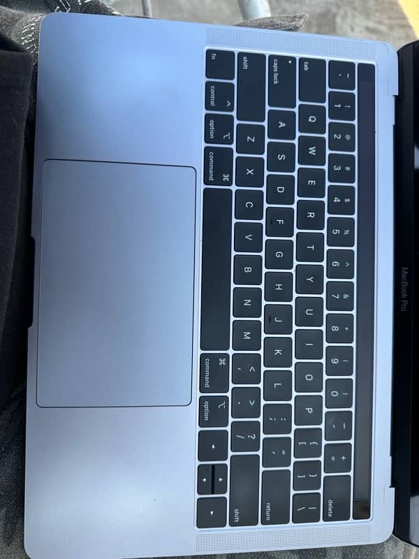 MacBook pro 2018 13’’ spece grey 16/256 7