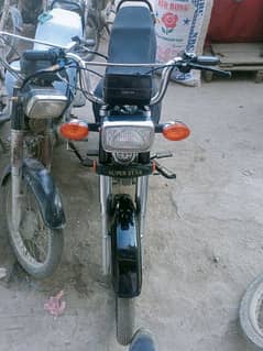 Honda bike Leni ha mane