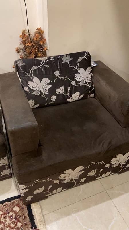 3 1 1 seater sofa for sale 0