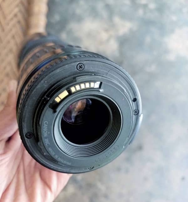 Canon lens 90/300 like  new  urgent sel  mingora swat 3