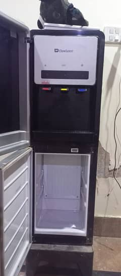 water dispenser for sale looking like new condition 10/10