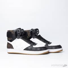 Louis Vuitton monogram rivoli sneakers. . .