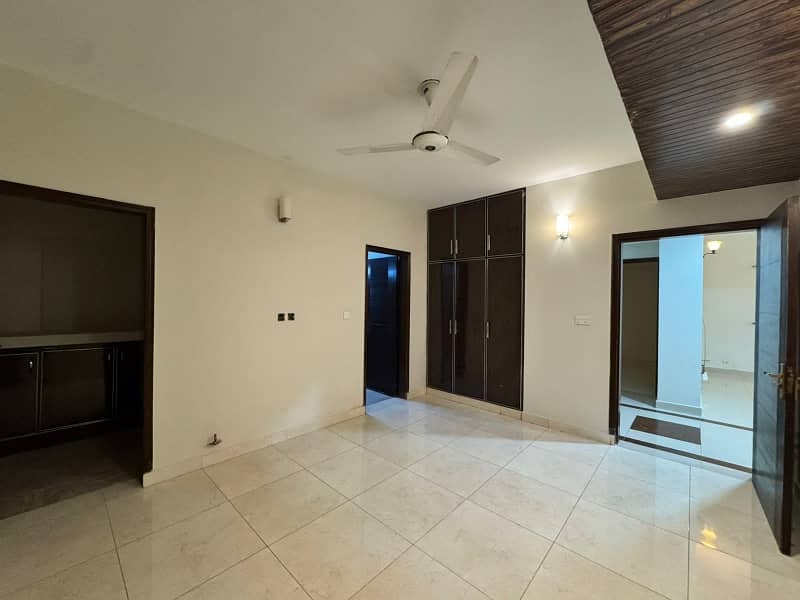 Jameel Sons Real Estate Offers 10 Marla Flat Is Available For Rent In Askari 11 Sector B At Super Hot Location 5