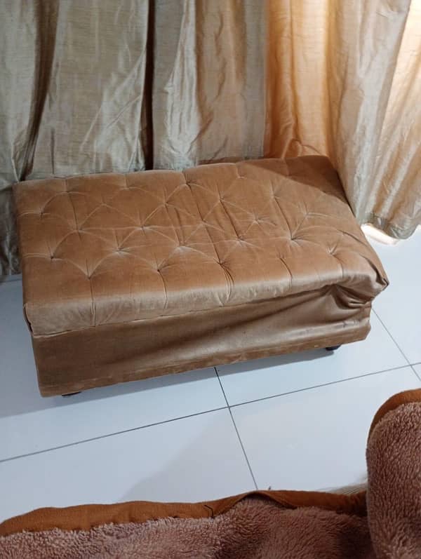 queen size bed with mattress and stool (sethi) 3