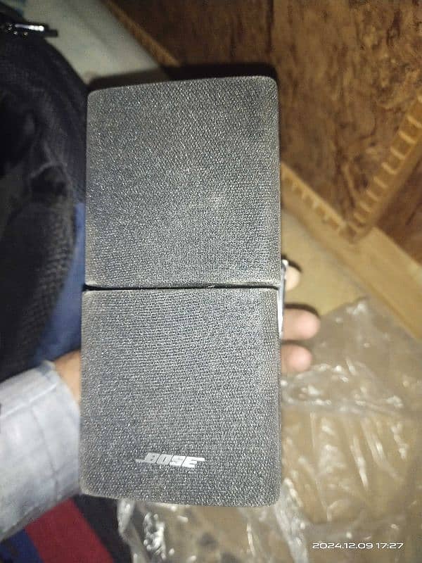 2 pic bose cubes for sale urgent 1