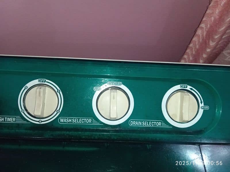 Haier washing machine jumbo size twin tub model number HWM120-BS 1