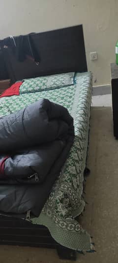 1 bed with 1 medicated mattress and 1 side table