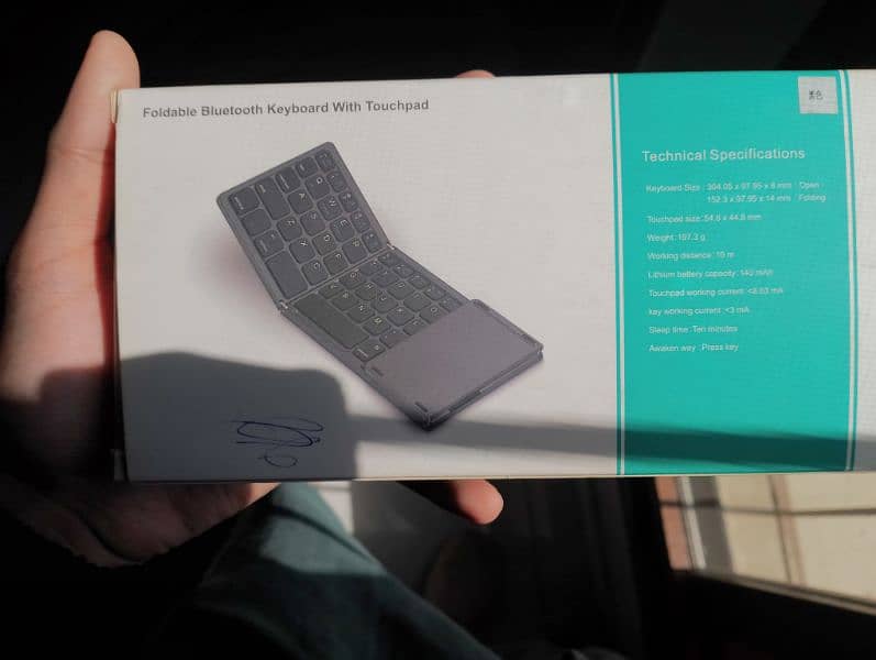 wireless Bluetooth keyboard 0