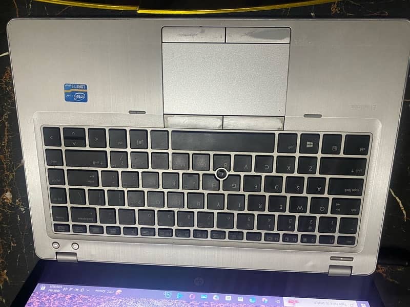 laptop hP ELITEBOOK 9470m 1