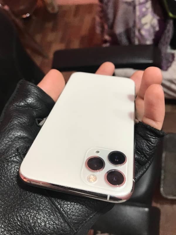 iPhoNe 11 Pro WhiTe Colour All ok 3