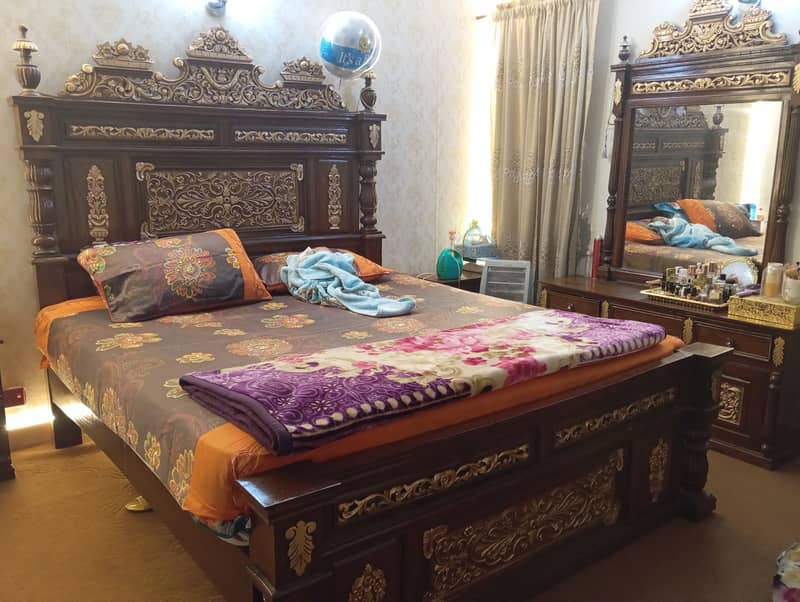 chinoti king size bed with dressing and side table 0