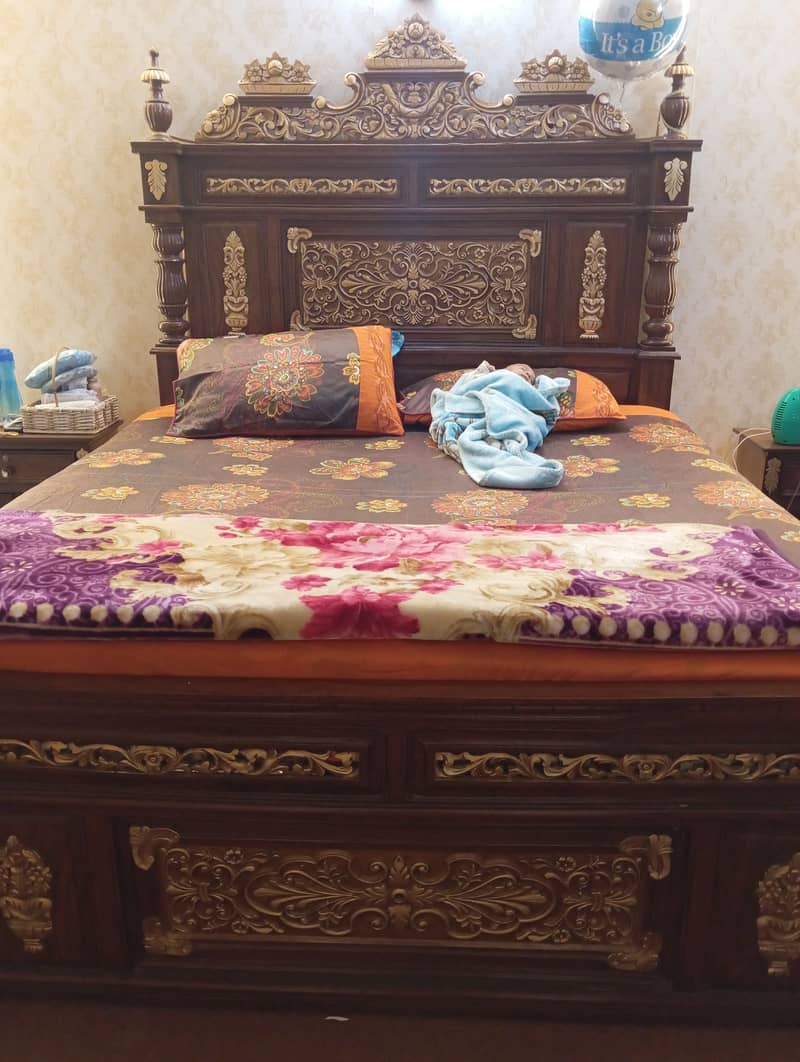 chinoti king size bed with dressing and side table 2