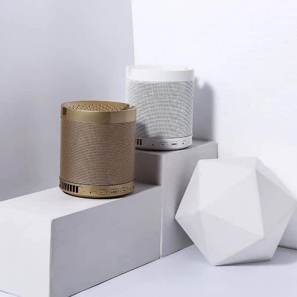 voice clear LED wireless speaker 1