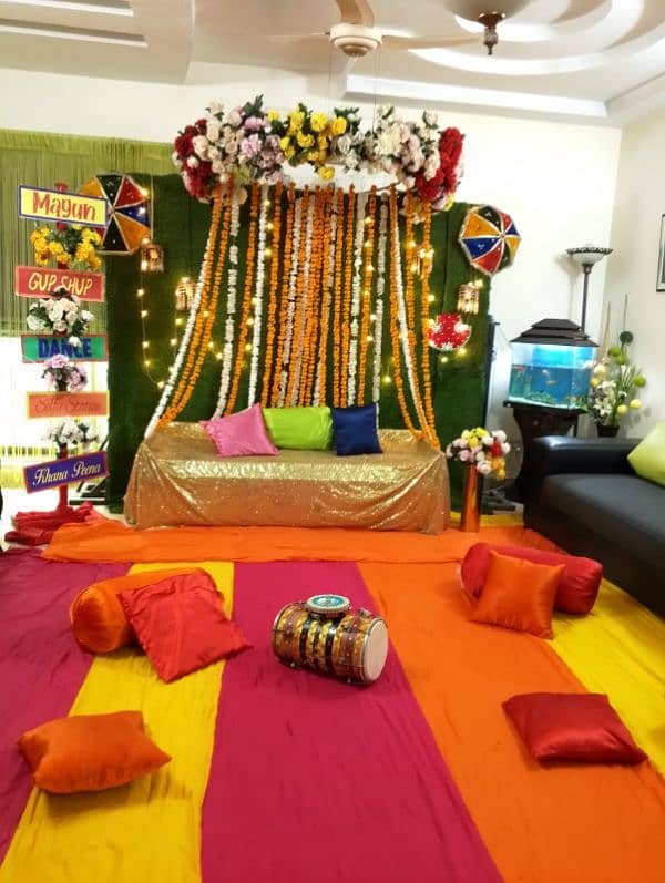 Mehndi decoration 18