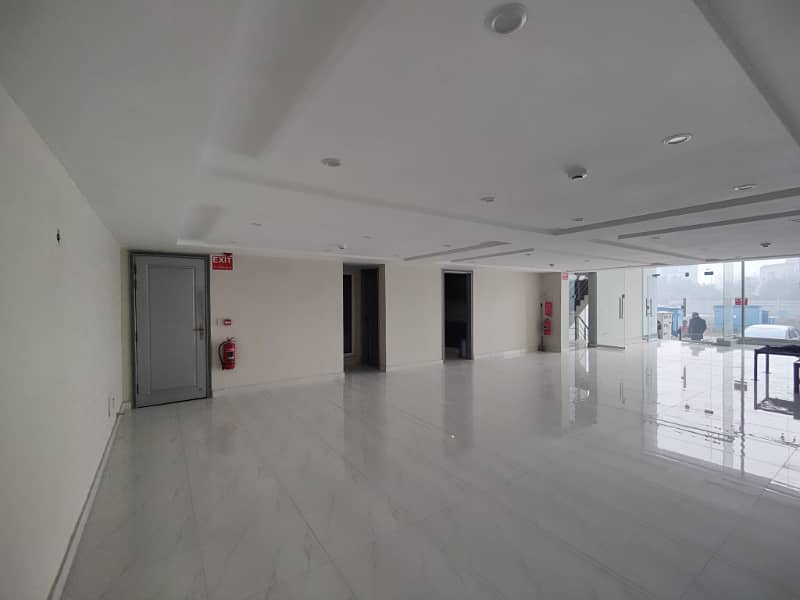 Brand New Approximately 11200sqft. 8 Marla Building Full Plaza Available FOR RENT DHA Phase 6 - Main Boulevard, Lahore 7