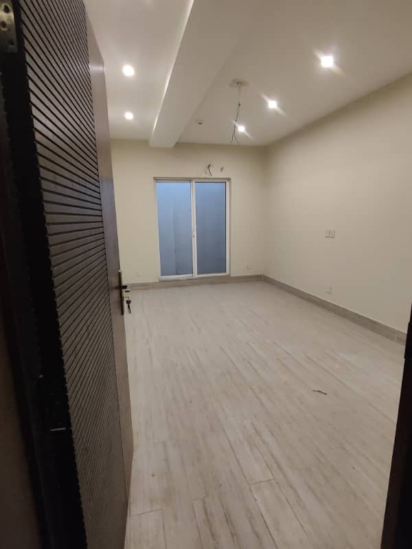 Brand New Approximately 11200sqft. 8 Marla Building Full Plaza Available FOR RENT DHA Phase 6 - Main Boulevard, Lahore 30