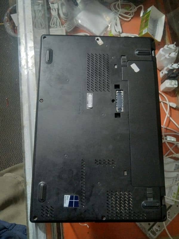 x250 4gb 320gb 5 generation good condition 2