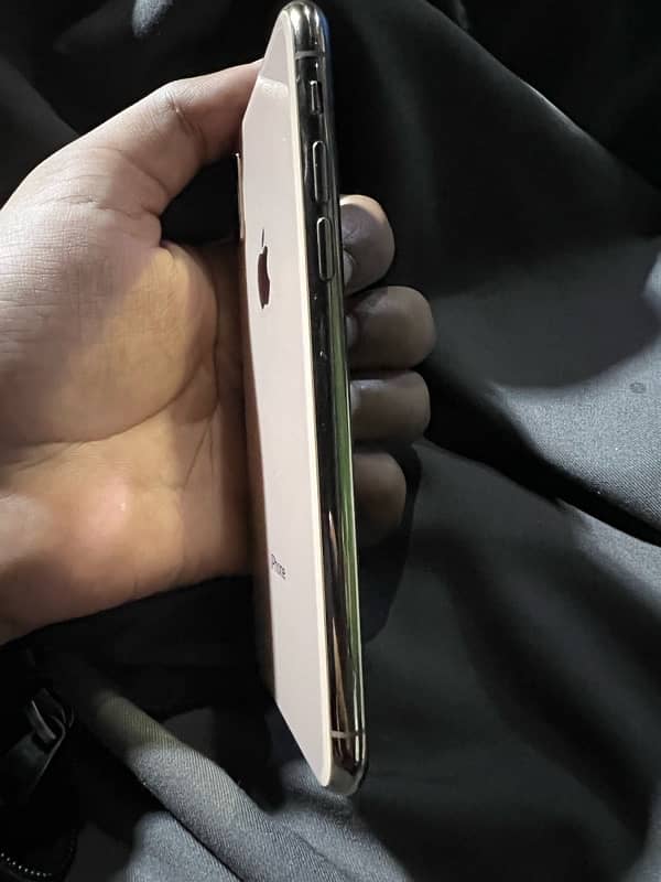 iphone Xs 64 gb pta approved 1