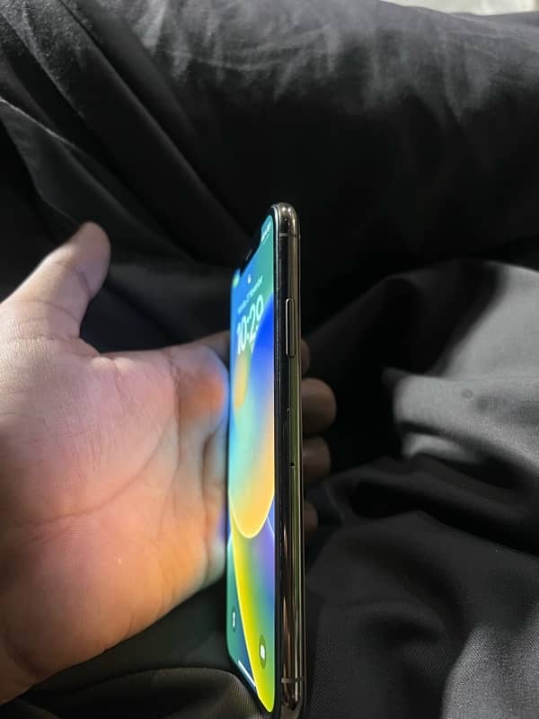 iphone Xs 64 gb pta approved 4