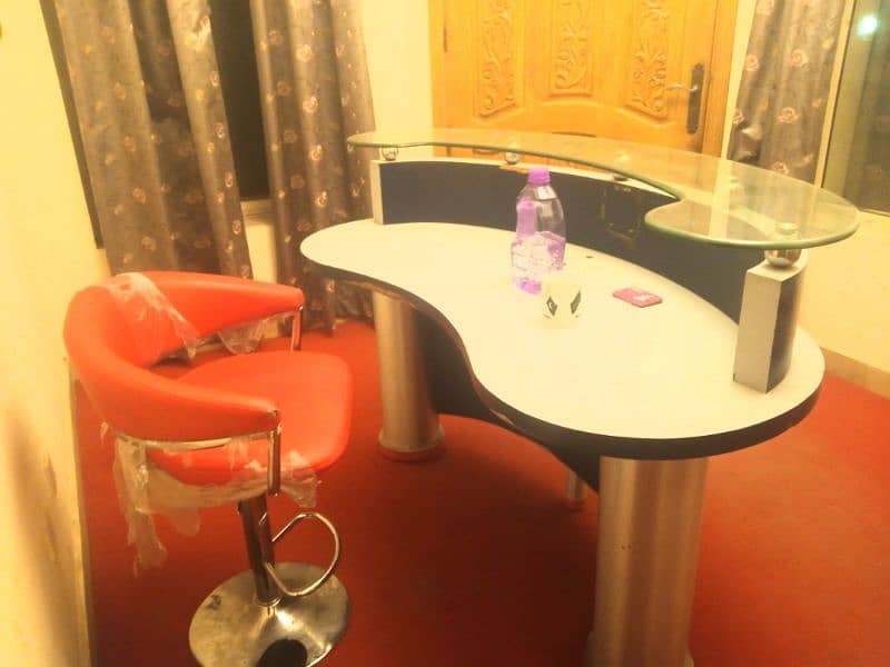 Receptionist Table With Chair Available for Sale 0