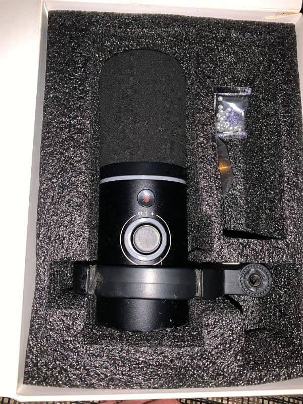 Maono PD200X usb/xlr podcast dynamic microphone 4