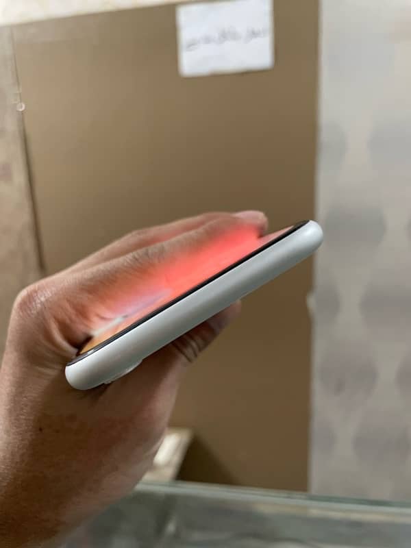 iPhone XR 128gb pta Dual sim approved 4