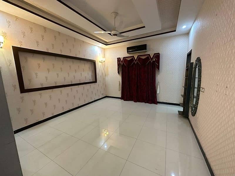 10 Marla Luxury Non Furnished Lower Portion Available For Rent In Bahria Town Lahore 5