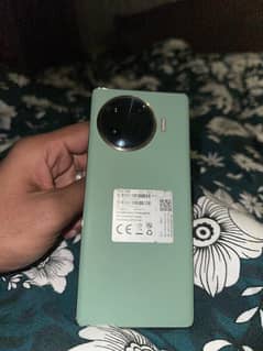 Tecno spark 20 pro plus