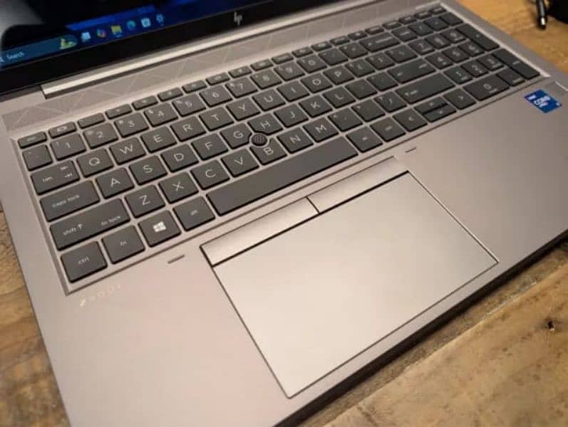 HP Zbook Firefly 14- G7 / Quadcore heavy duty 2