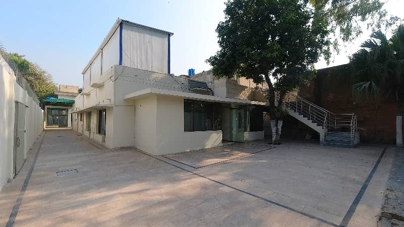 2 Kanal House Near M M Alam Road 4