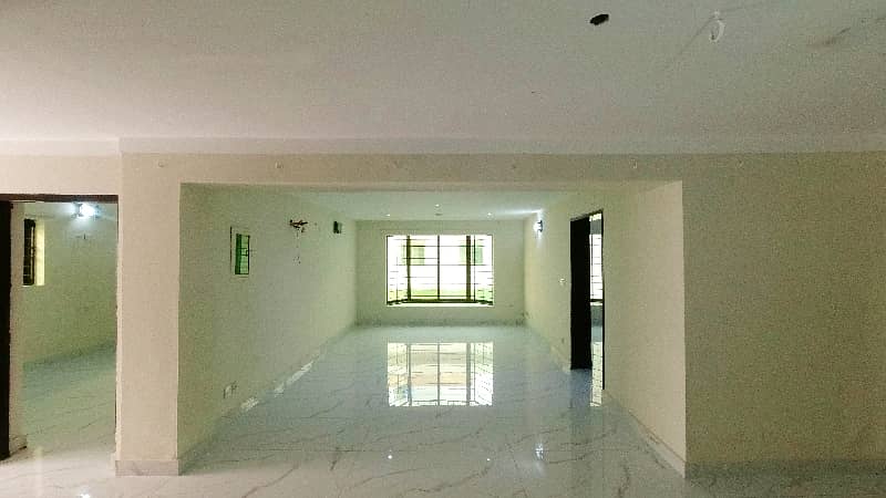 2 Kanal House Near M M Alam Road 16