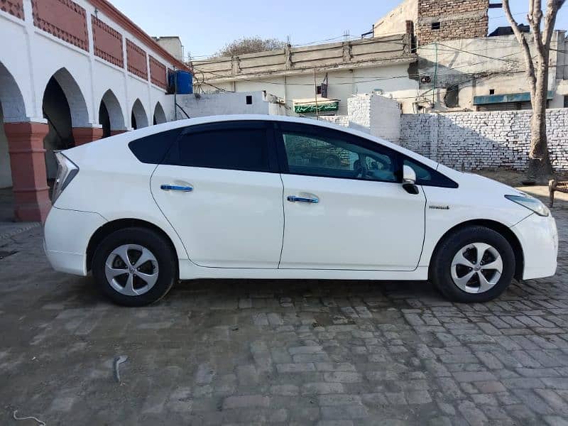 Toyota Prius 2011 7