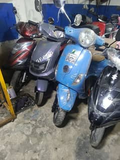 scooty 49cc cc  and united automatic scooter available