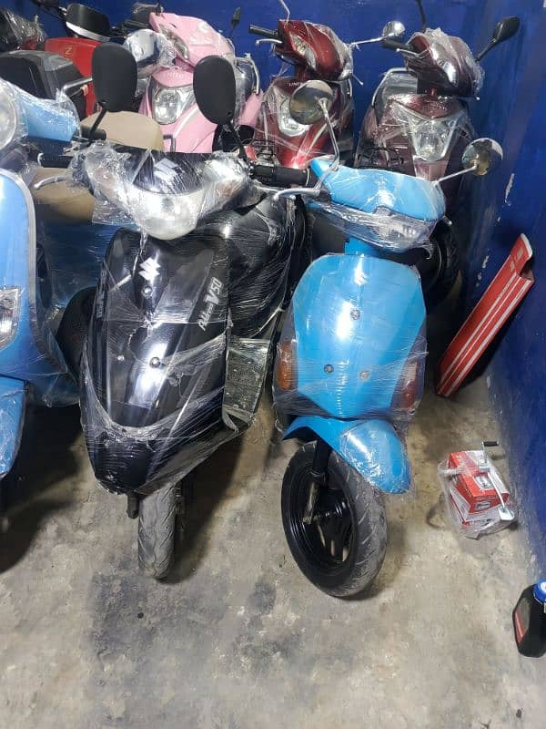 scooty 49cc cc  and united automatic scooter available 12