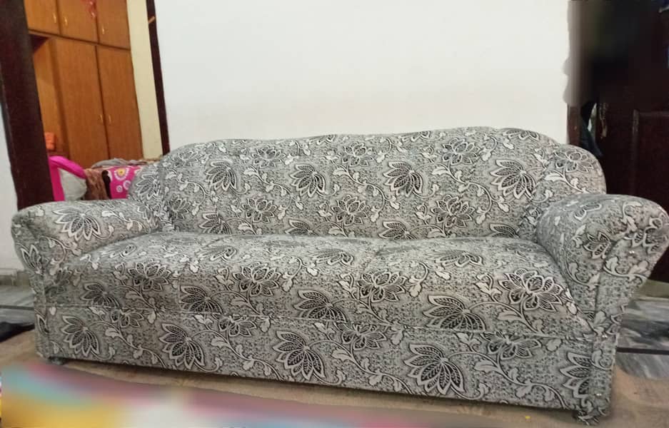 4 pices (1+2+2+3)  Sofa Set hai, 100% Original Master molty foam hai 2