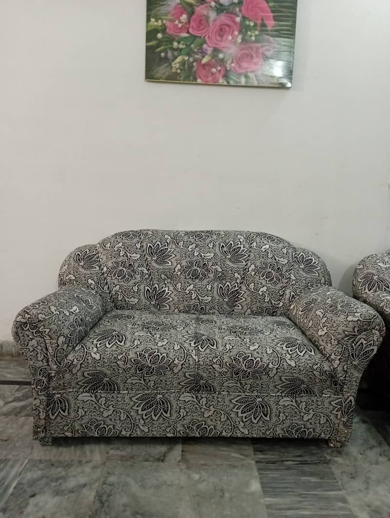 4 pices (1+2+2+3)  Sofa Set hai, 100% Original Master molty foam hai 4