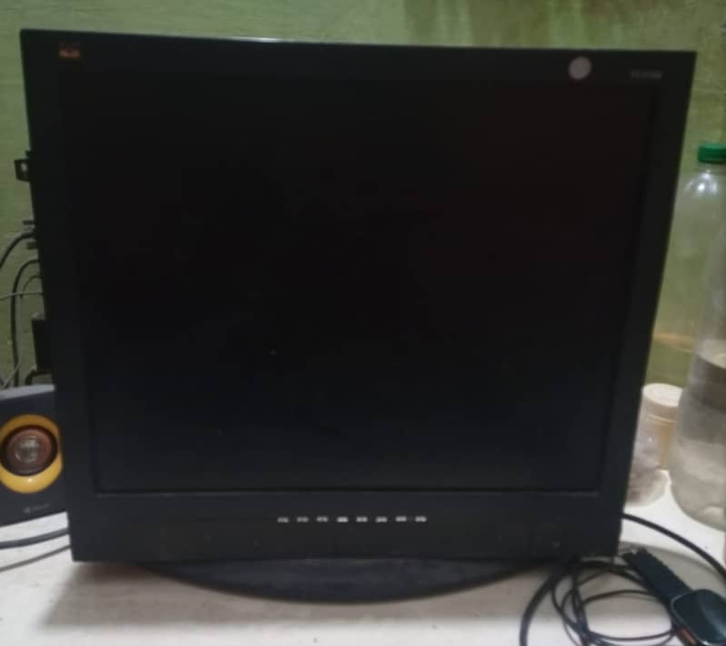 The 19" ViewSonic VG910b LCD | 0