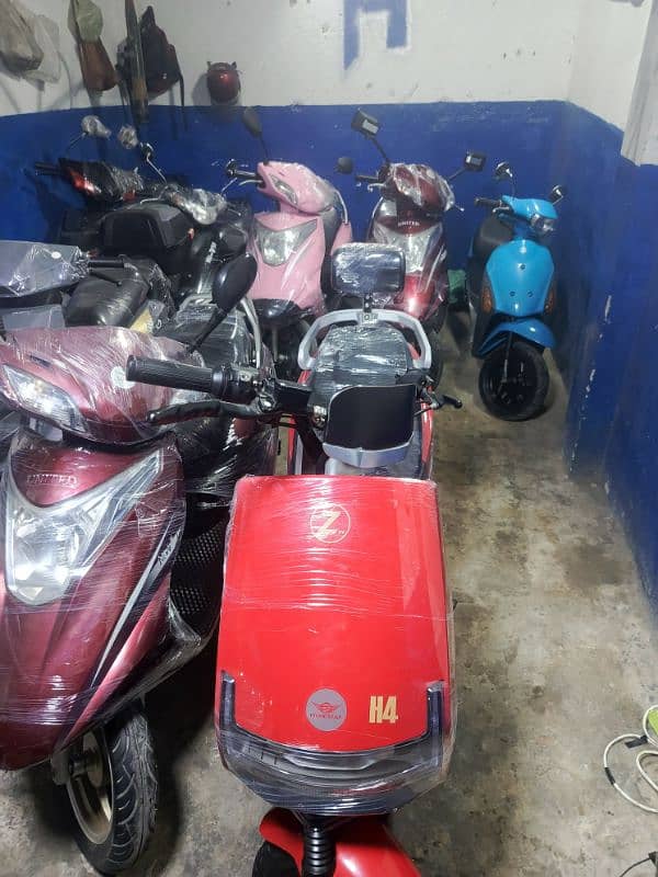 united 100cc scooties 49cc japanese scooties contact at 03004142432 14