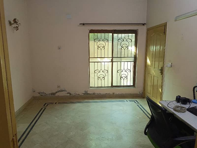 5,Marla Beautiful Lower Portion Available For Rent In Johar Town Near Emporium Mall 5