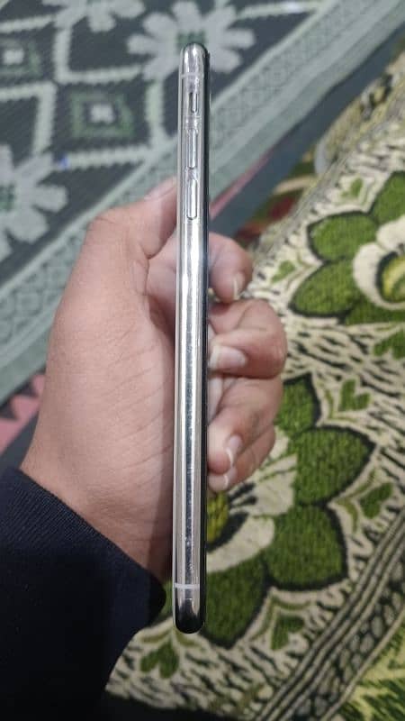 IphoneXsmax 10/10 Condition  serious Byer contact 03458386464 7