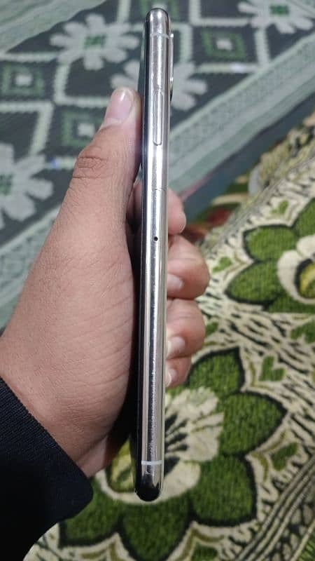 IphoneXsmax 10/10 Condition  serious Byer contact 03458386464 9