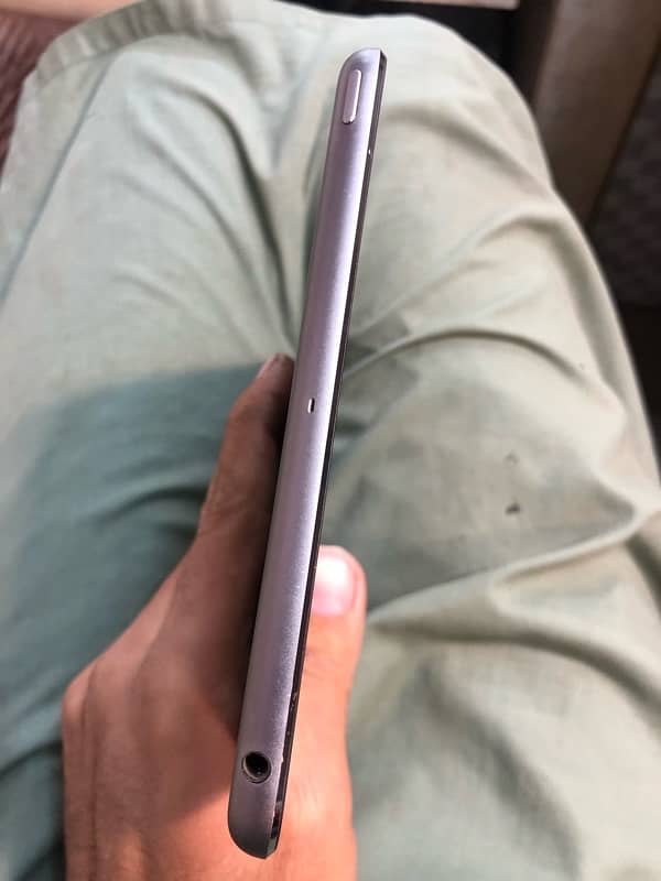 iPad mini 2 GB16 all ok hai 10/9 hai exchange possib 7